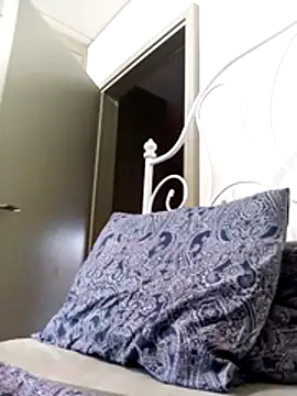 Snapshot of bonbonaumiel chatting on January 17, 8:13 am bonbonaumiel online show from January 17, 8:13 am