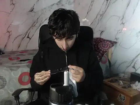 Dereck Dickson online show from April 1, 5:08 am