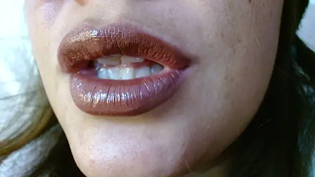 Snapshot of miss_evoleth2 chatting on April 26, 10:24 am miss evoleth2 online show from April 26, 10:24 am
