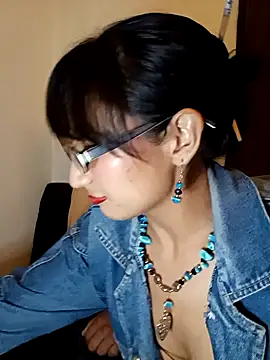Snapshot of Lucy_Chery chatting on May 5, 3:36 am Lucy Chery online show from May 5, 3:36 am