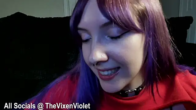 Snapshot of thevixenviolet chatting on December 12, 3:54 am thevixenviolet online show from December 12, 3:54 am