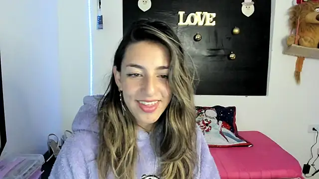 Snapshot of queen-natty chatting on December 12, 6:47 am queen-natty online show from December 12, 6:47 am