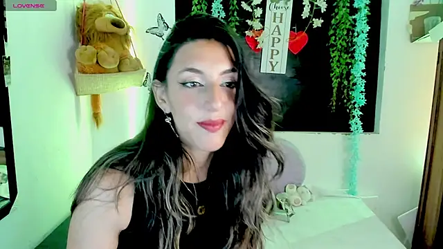 Snapshot of queen-natty chatting on July 1, 2:57 am queen-natty online show from July 1, 2:57 am