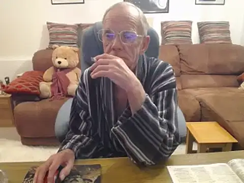 Snapshot of Ferret7777 chatting on April 23, 12:34 am Ferret7777 online show from April 23, 12:34 am