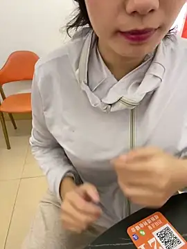 Snapshot of Bella0815 chatting on December 4, 4:54 am Bella0815 online show from December 4, 4:54 am