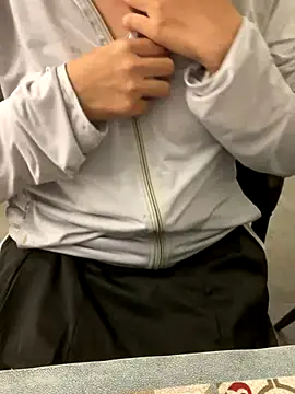 Snapshot of Bella0815 chatting on December 4, 8:01 am Bella0815 online show from December 4, 8:01 am