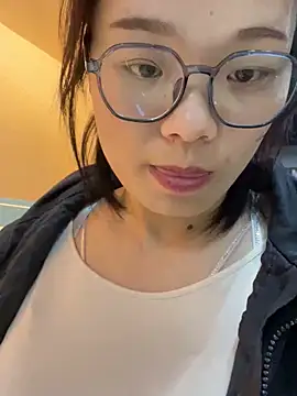 Snapshot of Bella0815 chatting on December 29, 12:23 pm Bella0815 online show from December 29, 12:23 pm