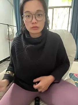 Snapshot of Bella0815 chatting on February 5, 6:46 am Bella0815 online show from February 5, 6:46 am