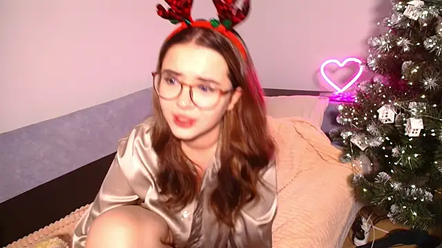 CutiePie3 online show from December 25, 10:59 pm