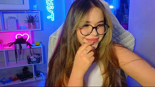 CutiePie3 online show from September 15, 10:43 pm