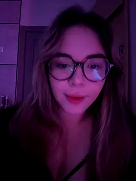 CutiePie3 online show from October 3, 8:39 pm