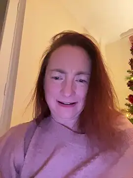 Snapshot of LouiseTswing chatting on January 2, 8:13 pm LouiseTswing online show from January 2, 8:13 pm