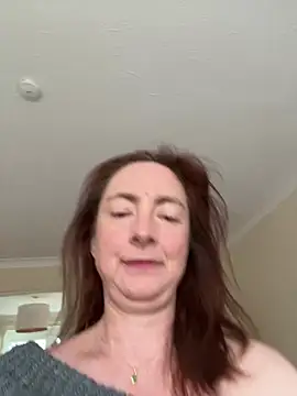 Snapshot of LouiseTswing chatting on January 10, 12:47 pm LouiseTswing online show from January 10, 12:47 pm