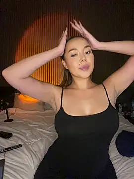 mayakitsune69 online show from February 8, 10:29 am