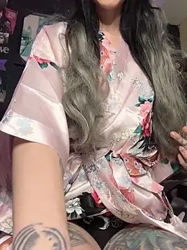 MissMidnightUK online show from March 8, 12:30 am