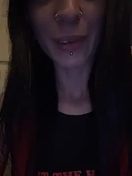 Snapshot of MissMidnightUK chatting on May 15, 11:23 pm MissMidnightUK online show from May 15, 11:23 pm