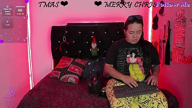 katieeandsharonn online show from January 7, 2:52 pm