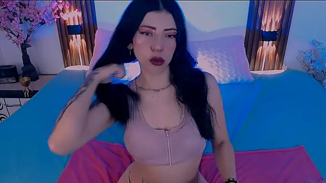Snapshot of AmyHE chatting on July 13, 11:46 am AmyHE online show from July 13, 11:46 am