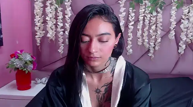 Snapshot of Miaa_Thopmson chatting on March 19, 6:12 pm Miaa Thopmson online show from March 19, 6:12 pm