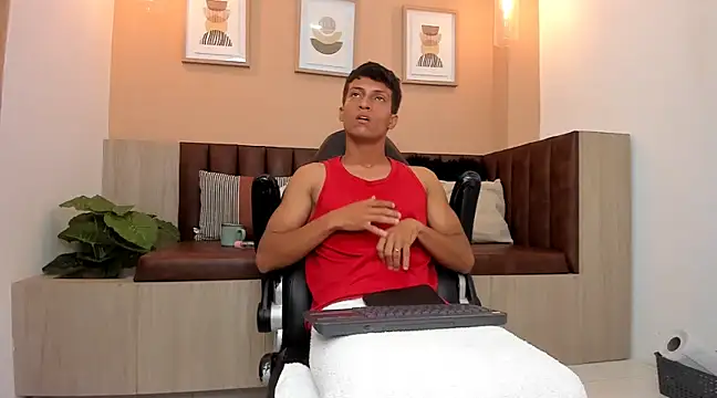 Snapshot of wolf_james123 chatting on January 31, 2:28 pm wolf james123 online show from January 31, 2:28 pm