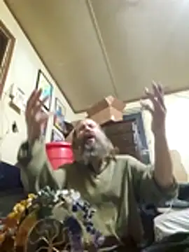 Snapshot of Beyond1978 chatting on February 6, 3:00 am Beyond1978 online show from February 6, 3:00 am