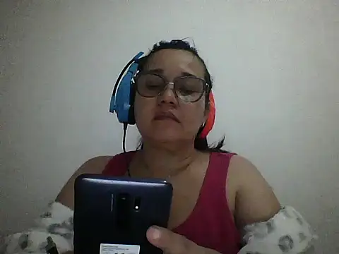 Snapshot of gaby0075 chatting on December 4, 10:19 pm gaby0075 online show from December 4, 10:19 pm