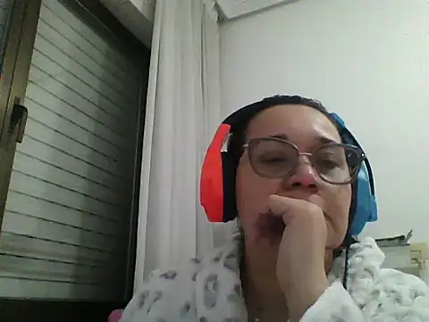 Snapshot of gaby0075 chatting on December 13, 11:06 pm gaby0075 online show from December 13, 11:06 pm
