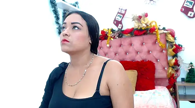 Snapshot of samanthaPuxy chatting on December 20, 3:25 am samanthaPuxy online show from December 20, 3:25 am