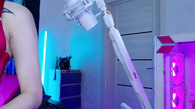 Aurora Natsuki online show from November 28, 10:40 am