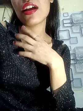 hotmayra12 online show from February 1, 9:00 am