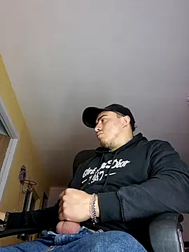 Snapshot of dragon1006 chatting on September 21, 10:22 pm dragon1006 online show from September 21, 10:22 pm