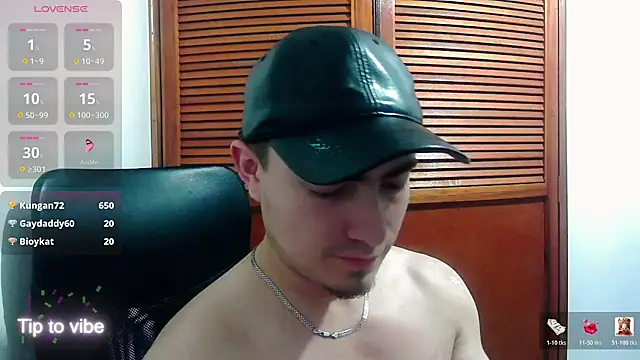Snapshot of dragon1006 chatting on June 2, 9:11 am dragon1006 online show from June 2, 9:11 am