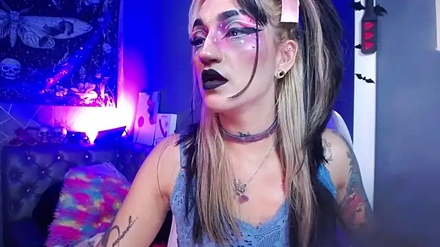Snapshot of amelierouss chatting on June 3, 4:26 am amelierouss online show from June 3, 4:26 am