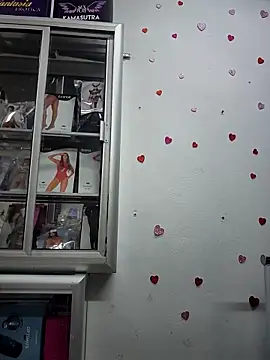 Snapshot of rapunzel069 chatting on December 22, 2:58 pm rapunzel069 online show from December 22, 2:58 pm