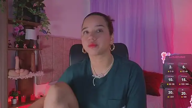 emilyrouxe online show from November 20, 3:23 pm