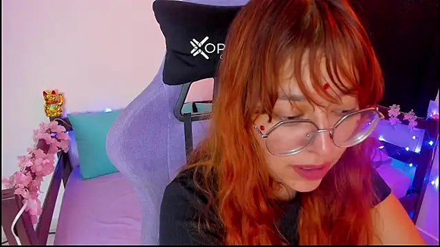  Moon Johnson online show from October 30, 1:51 am