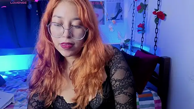 Snapshot of _Moon_Johnson chatting on June 8, 1:28 am Moon Johnson online show from June 8, 1:28 am