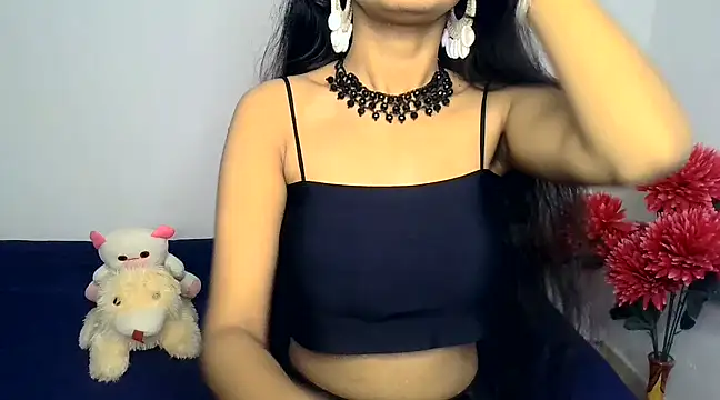 SUZY FROMUS online show from December 8, 5:39 am