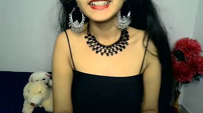 SUZY FROMUS online show from December 8, 12:08 pm