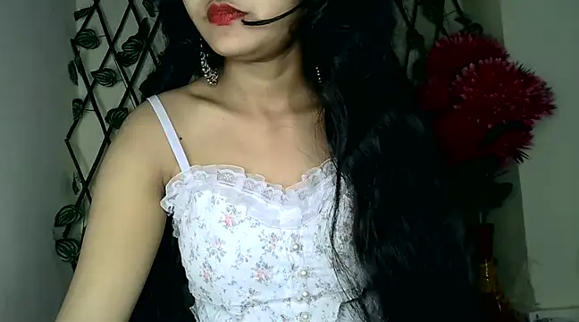 SUZY FROMUS online show from January 16, 8:25 pm