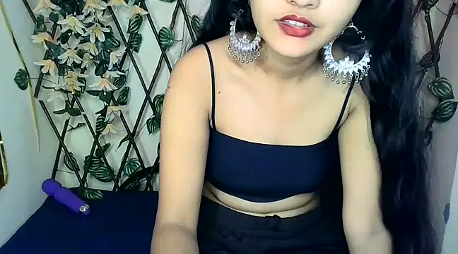 SUZY FROMUS online show from February 4, 8:06 pm