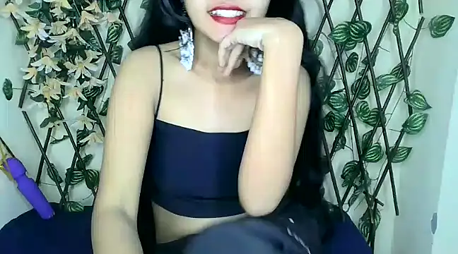 SUZY FROMUS online show from February 6, 8:13 pm