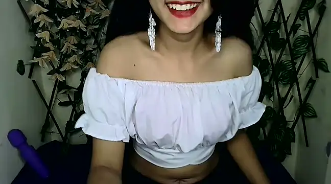 SUZY FROMUS online show from February 25, 11:00 pm