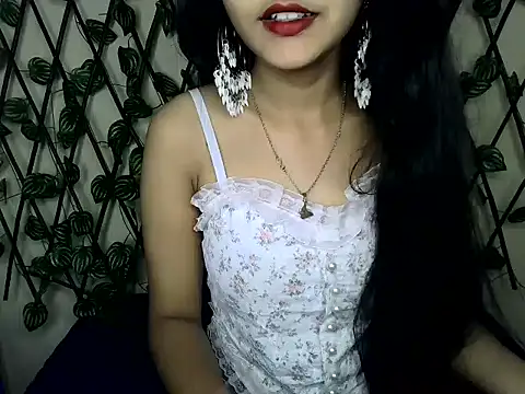 SUZY FROMUS online show from March 21, 4:18 pm