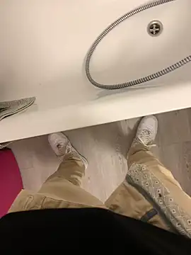 Snapshot of solomec chatting on February 4, 2:10 pm solomec online show from February 4, 2:10 pm