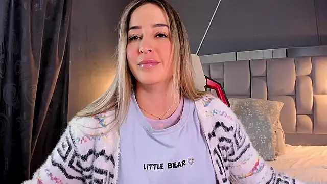 Snapshot of AliceSteel12 chatting on January 29, 2:21 pm AliceSteel12 online show from January 29, 2:21 pm