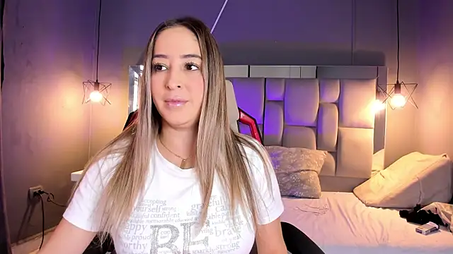 Snapshot of AliceSteel12 chatting on February 27, 1:07 pm AliceSteel12 online show from February 27, 1:07 pm