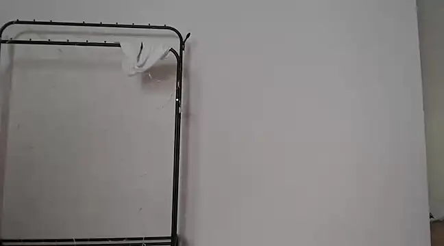 Snapshot of ElliaSquirtGirl chatting on February 5, 1:33 pm ElliaSquirtGirl online show from February 5, 1:33 pm