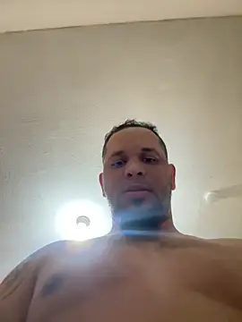 Snapshot of kelin17 chatting on April 26, 2:37 pm kelin17 online show from April 26, 2:37 pm
