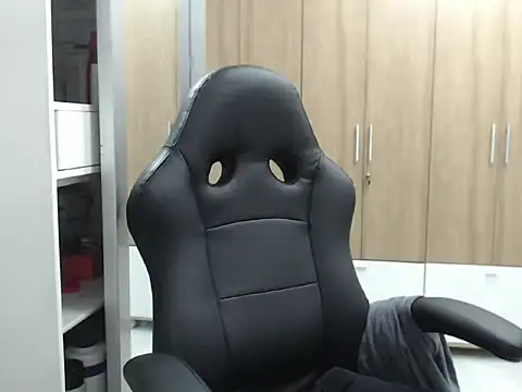 Snapshot of RoxanaLove9 chatting on January 7, 2:53 am RoxanaLove9 online show from January 7, 2:53 am